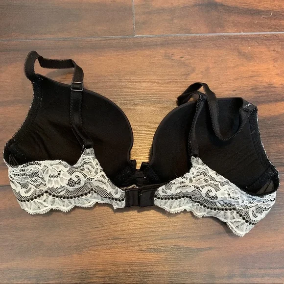 Victoria’s Secret Black & White Lace Dream Angels Push Up Bra - Picture 2 of 6